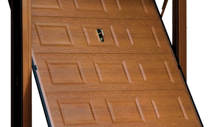 porta basculante coibentata modello sandwich schiumato